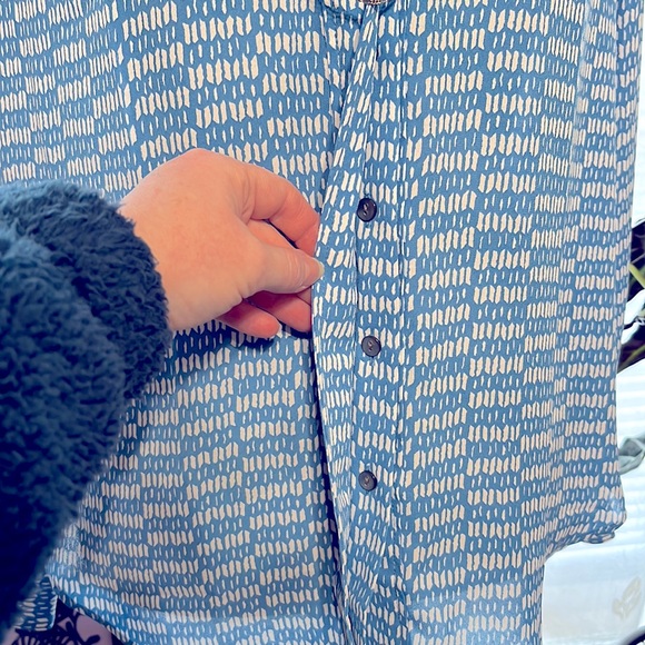 Ann Taylor Blouse Size Small - Picture 3 of 6